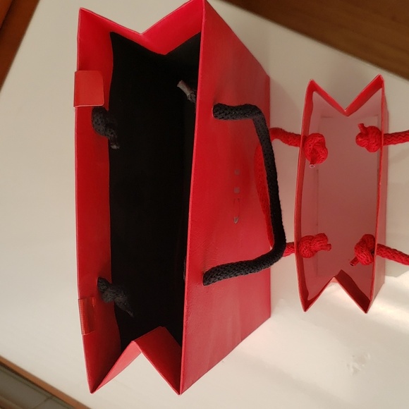 Carolina Herrera 2 paper Shopping Bags VGUC - Picture 10 of 11